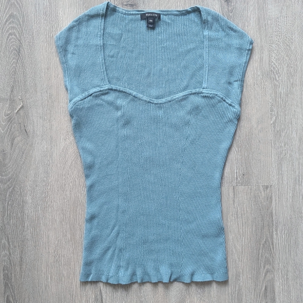 Ribbed Sweetheart Neckline Sleeveless Top